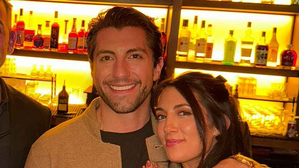 Jason Tartick Is Dating Dog Rescue Founder Kathryn Hurley After Meet