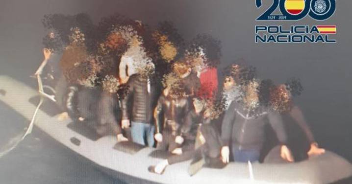 Detenido en Almería un patrón argelino buscado por transportar a 16 migrantes en patera