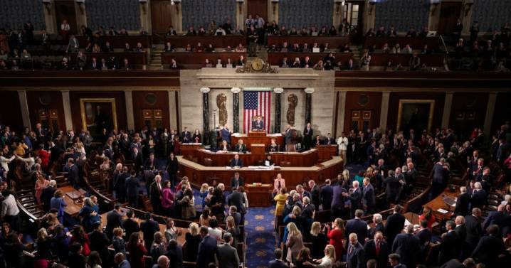 Cámara de Representantes de Estados Unidos avala publicar archivos de Epstein