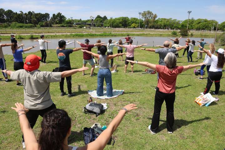 El Hipódromo de Palermo sigue vibrando con clases, charlas inspiradoras y un ambiente ideal para relajarse