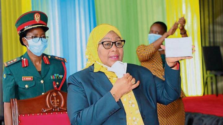 La presidenta de Tanzania jura el cargo tras días de represión sangrienta