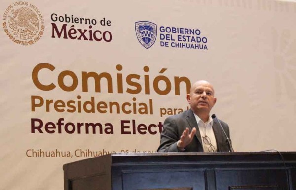 Propone Estrada modificación de pluris y elección directa de regidores