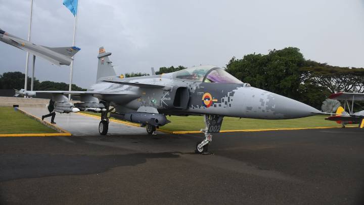 Contraloría le da cinco días al Ministerio de Defensa para que entregue información sobre la compra de los aviones Gripen