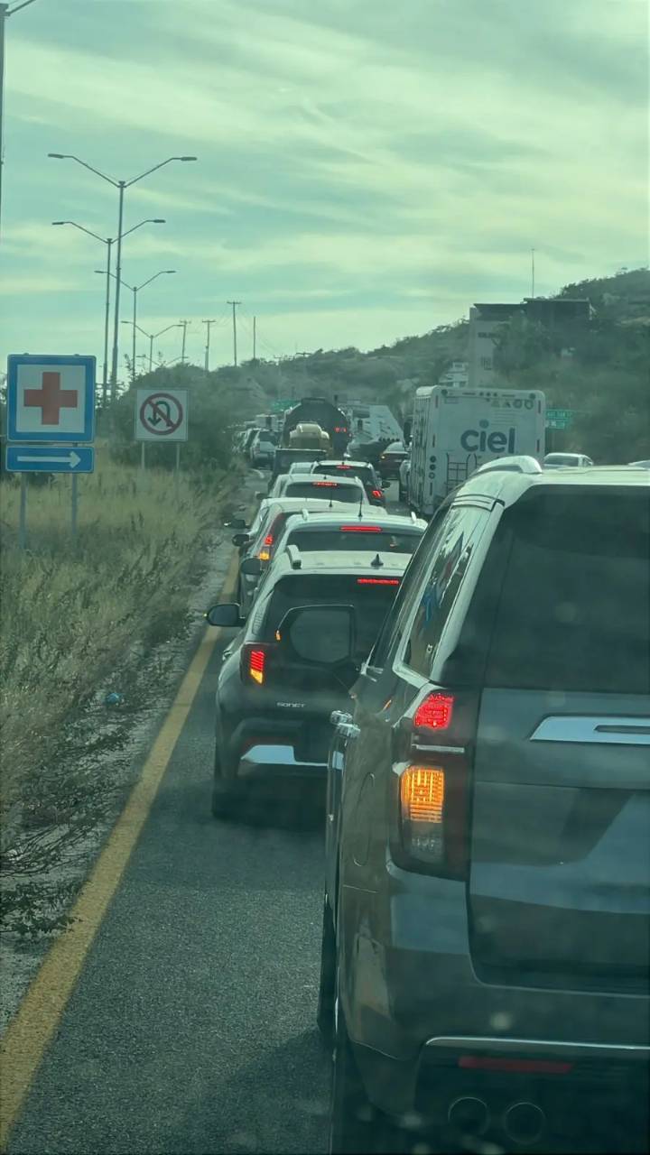 VIDEO: dos volcaduras, una SJC, Los Cabos y otra en Las Pocitas, hacia La Paz