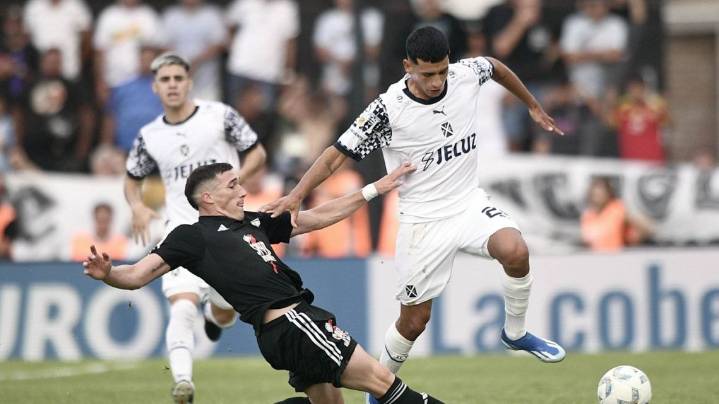 Independiente visita a Deportivo Riestra con River pegado a la pantalla: quiénes juegan y cómo ver los partidos del lunes en vivo