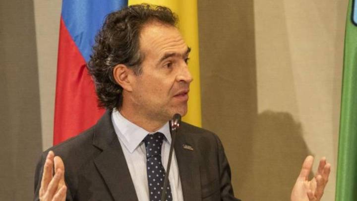 Alcalde de Medellín solicitó a EE. UU. que investigue y extradite a los implicados en los archivos de alias Calarcá