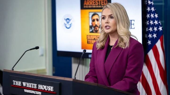 ICE deporta a inmigrante vinculada a la portavoz de la Casa Blanca, Karoline Leavitt