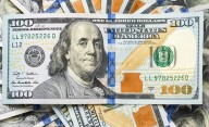 A cuánto cotizan el dólar oficial y el blue este lunes