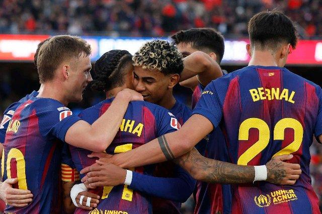 Raphinha regresa y lidera el triunfo del Barcelona ante el Alavés