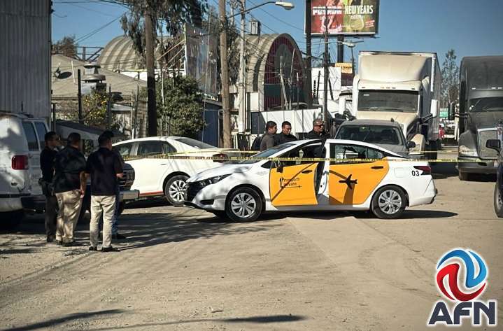 Disparan contra dos hombres en taxi del aeropuerto; uno falleció