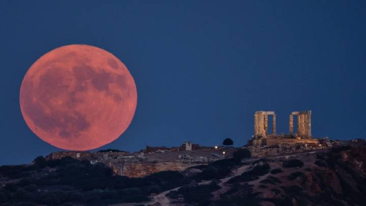 Moon comes close to Earth: Science behind supermoon explained