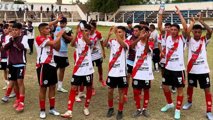 Villa Dolores se hizo fuerte de local y goleó a Unión Aconquija