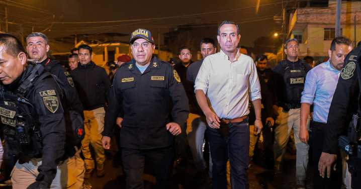 Gobierno ordena cantar el Himno Nacional cada mañana en instituciones públicas durante el estado de emergencia