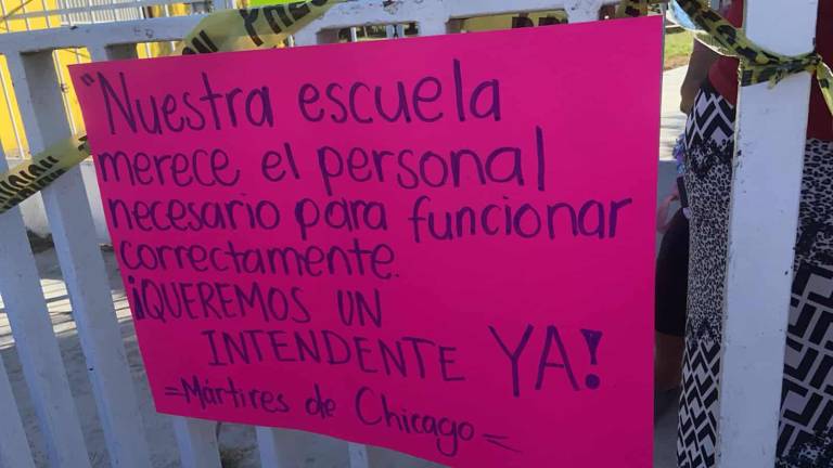 Protestan en primaria de Escuinapa por falta de intendente