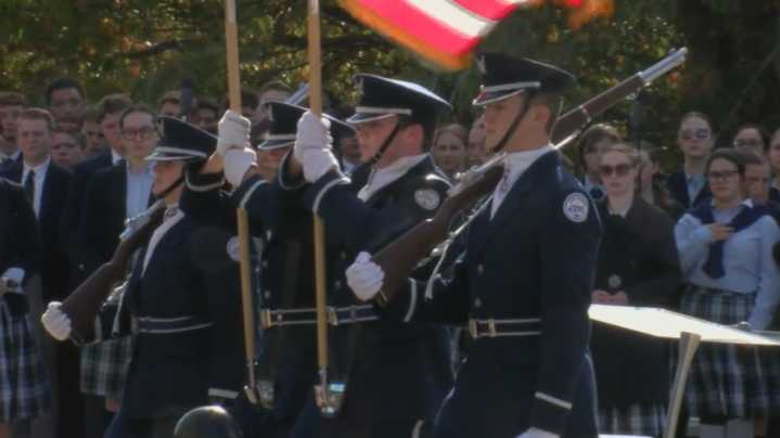 Hundreds gather at Gold Star Memorial Ceremony on Veterans Day at Arkansas State Capitol