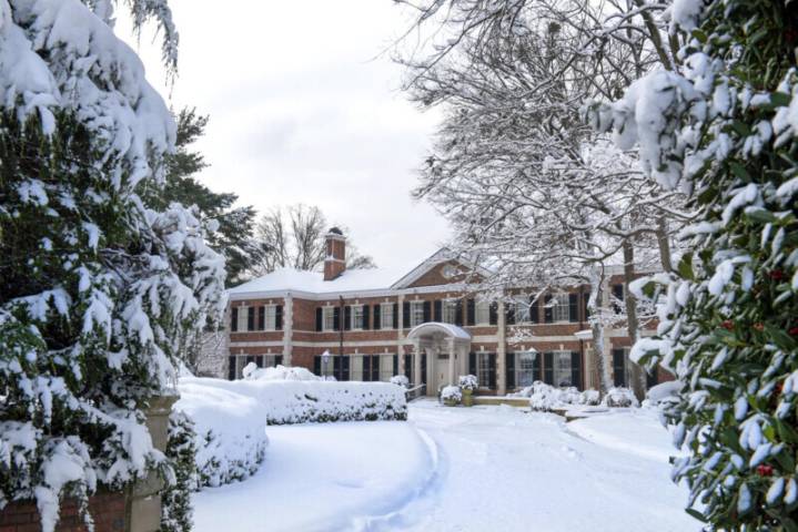 Gov. Bill Lee and First Lady Maria Lee Invite Tennesseans to Celebrate Christmas at the Tennessee Residence