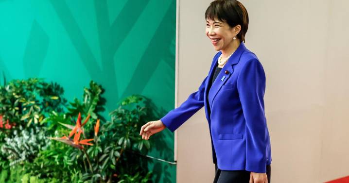 La líder de Japón dice que Trump la llamó mientras persisten las tensiones con China