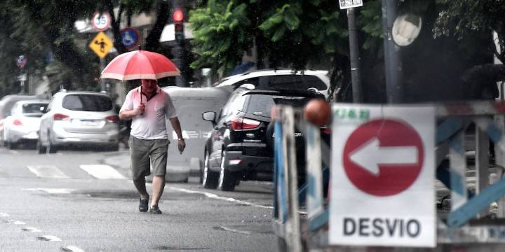 Comenzó la lluvia en el AMBA y hay alerta amarilla por tormentas: hasta cuándo permanecerá el mal tiempo