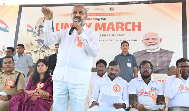 Bandi says ‘urban naxalites’ are responsible for encounters of Maoists