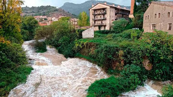 La CHE alerta de una posible crecida de ríos y barrancos por las intensas lluvias en el Pirineo