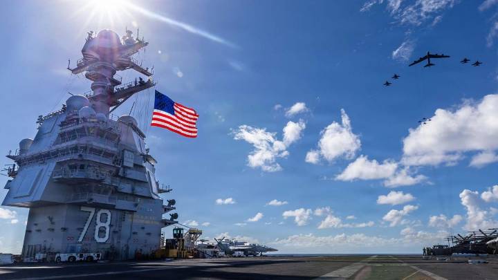 Diplomáticos estarían saliendo de Caracas en medio de masiva cancelación de vuelos y la presión estadounidense en las costas de Venezuela