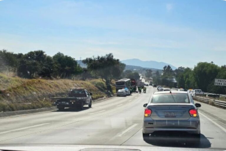 Puente accidentado: percance fatal en la autopista México