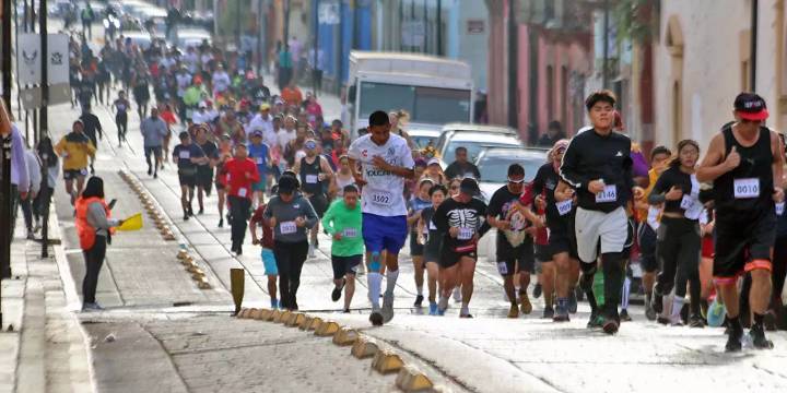 Miles recorren el Camino a Mictlán