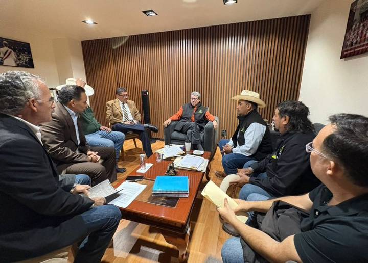 Acuerdan mesa urgente Morena y productores para revisar la Ley de Aguas y retomar diálogo en Gobernación