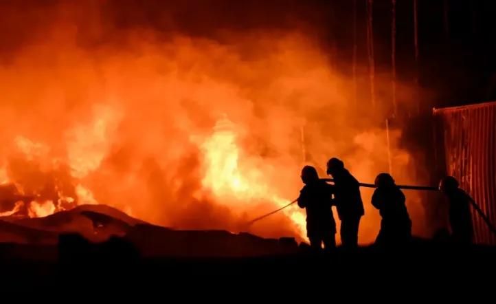 Incendio y explosión en Ezeiza: comienzan las pericias para conocer las causas del accidente en el parque industrial