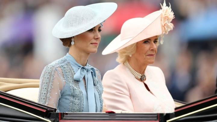 Kate Middleton y Camilla Parker usaron el mismo look en el Día del Recuerdo