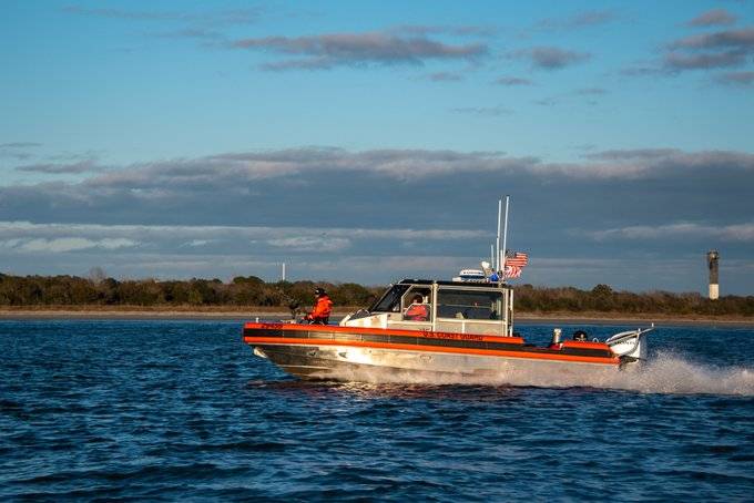 Cuatro migrantes muertos y cuatro heridos, incluidos mexicanos, en incidente de bote