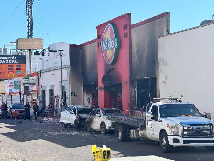 Cierran 68 sucursales de Waldo’s tras incendio que dejó 23 muertos en Hermosillo