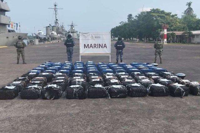 Secretaría de Marina asegura 2.5 toneladas de cocaína en costas de Michoacán
