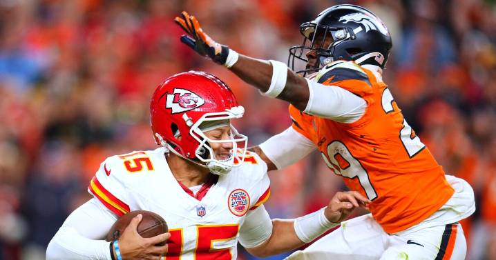 Are Chiefs’ playoff hopes cooked? .500 Kansas City wades into uncharted waters