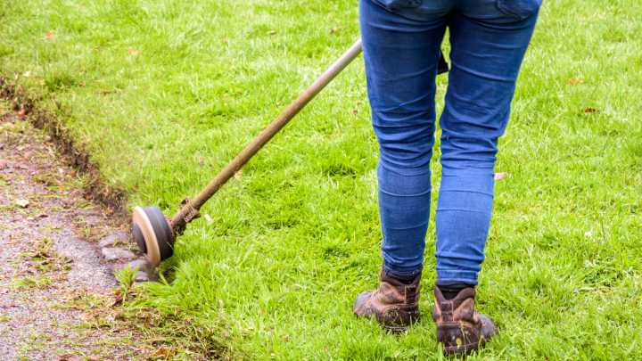 Add This Quick Task Before Edging The Lawn For An Easier Trim With Less Mess