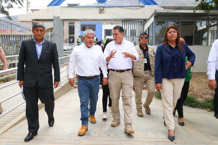 Ministro Figueroa: Institutos de Educación Superior y Pedagógica son prioridad para el MINEDU