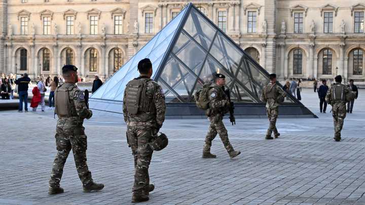 Los inculpados por el robo del Louvre "no responden al perfil del crimen organizado"