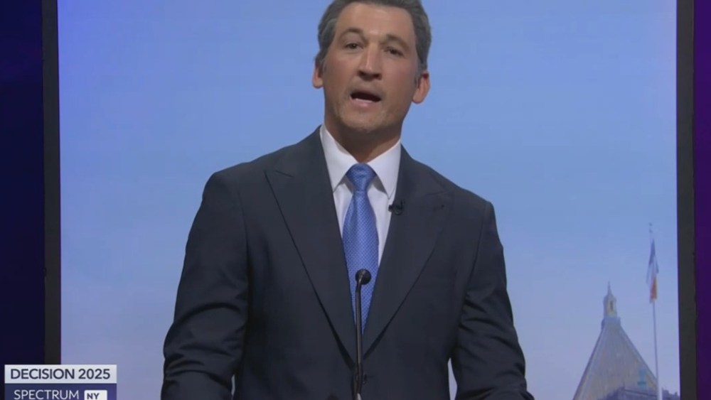 'SNL' Mocks NYC Mayoral Debate With Miles Teller as Andrew Cuomo