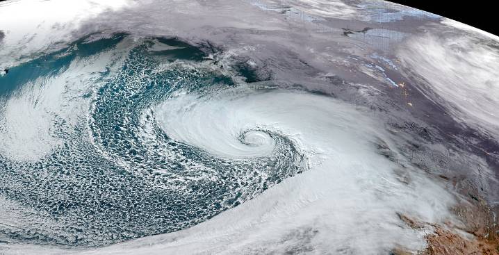 Fung-Wong Becomes Super Typhoon, Nears Philippine Landfall