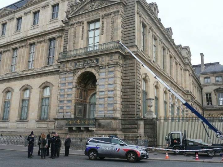 One Louvre heist suspect released without charge: lawyer