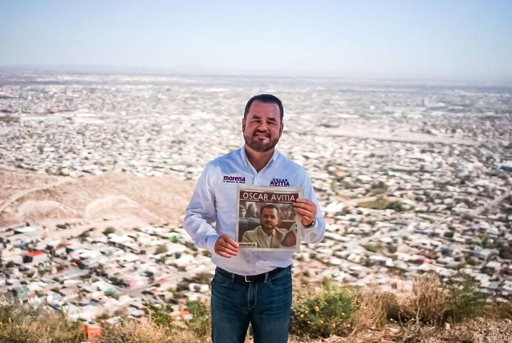 Lleva diputado Avitia su informe legislativo casa por casa en Ciudad Juárez