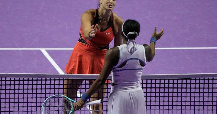 Aryna Sabalenka eliminates Coco Gauff to reach last four at WTA finals
