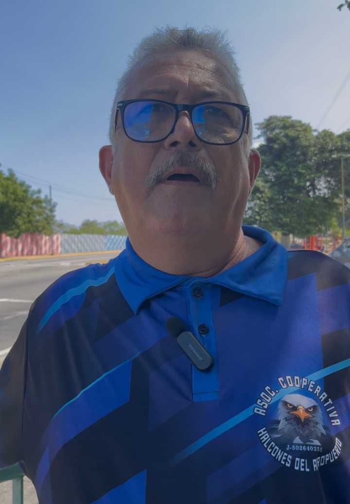 Choferes de buses Caracas-La Guaira hacen parada ilegal en Barrio Aeropuerto