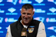 Patriots' Mike Vrabel likens NFL trade deadline deals to 'being pregnant'