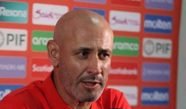 Eduardo Espinel renuncia tras estrepitosa derrota del Olimpia ante Génesis PN