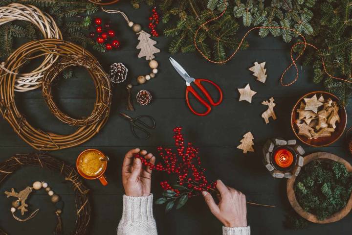 5 Cozy Holiday Decorating Ideas That Won’t Cost You a Cent