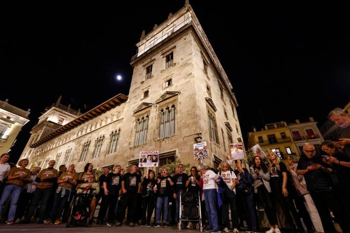 Las víctimas de la dana vuelven a pedir la dimisión de Mazón
