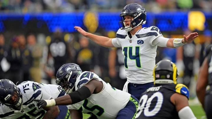 Seahawks offer ardent defense of Sam Darnold after his 4 INTs