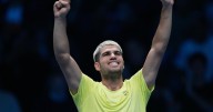 Carlos Alcaraz vence a Taylor Fritz y queda a uno victoria de ser el número uno del año
