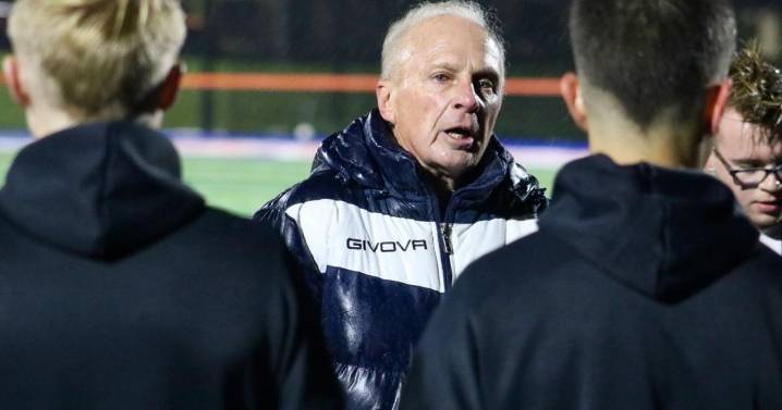 Coaching legend Ray Maxwell retires after illustrious career at Livonia, Geneseo